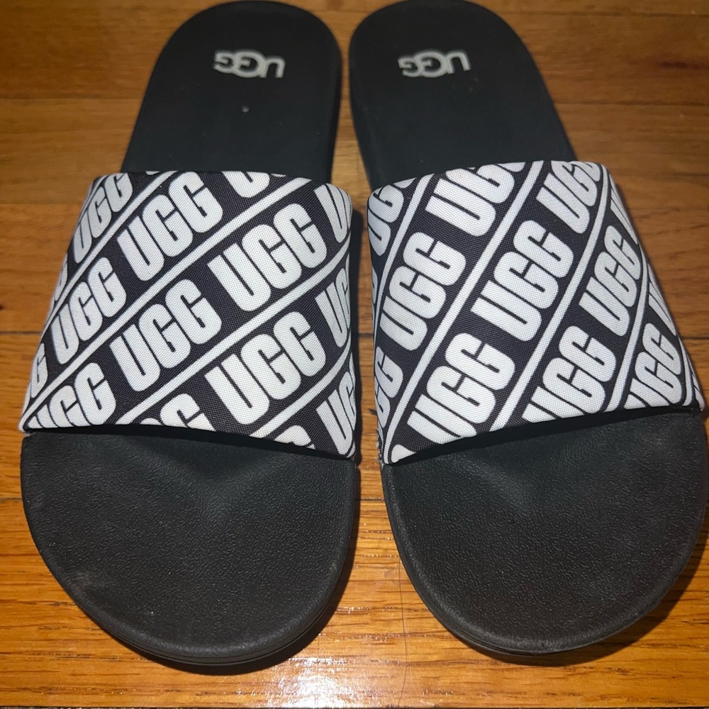 Ugg Pool Slides